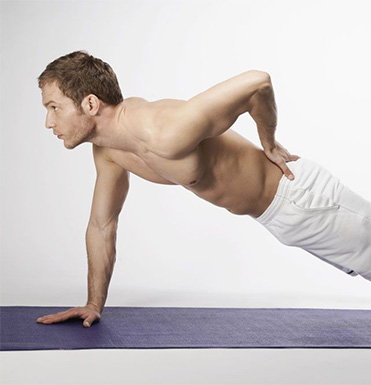 如何锻炼俯卧撑 如何才能练就完美胸肌