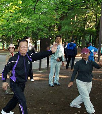 气功养生 老人练习太极拳的好处有哪些