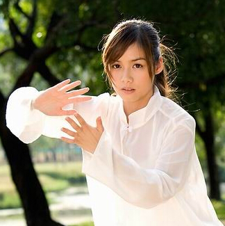 气功额功效 5节气功美容的驻颜功