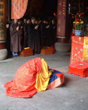 拜佛礼仪 供香礼拜的方法