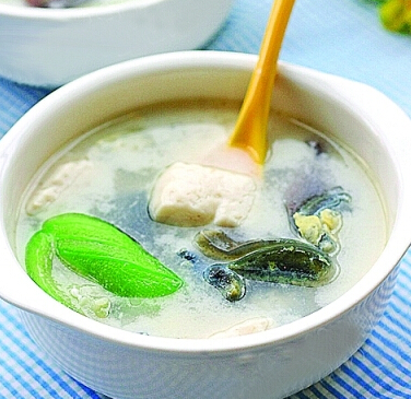 一碗清新素雅的汤品 正是你的最佳选择