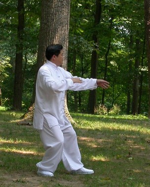 头痛怎么办 太极拳能健身防病缓解头痛