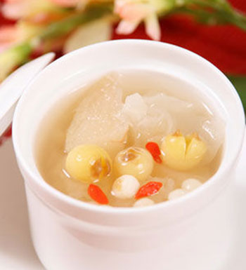 银耳的功效与作用 适合夏季食用的银耳汤