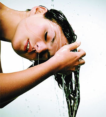 日常养生常识 清晨洗头有哪些危害