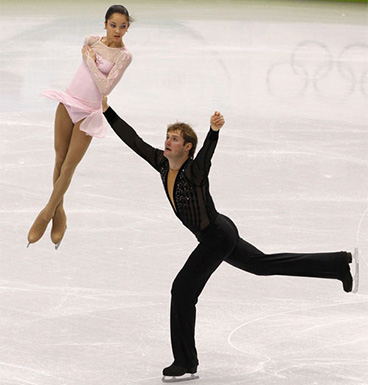 滑冰运动有什么运动技巧 它又有什么好处呢