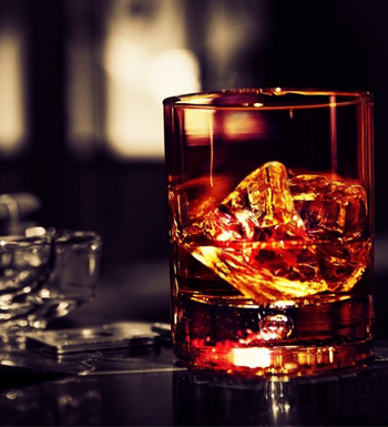 男人喝酒有什么好处 男人适量饮酒的7好处