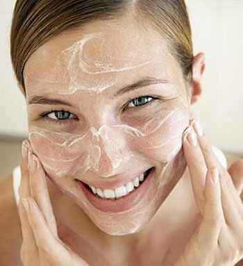 黑头产生的原因是什么 如何有效地去除黑头