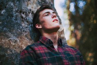 失恋屌丝男怎么治愈  4个办法开导你