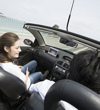 开车太久犯困怎么办  试试嚼无糖口香糖