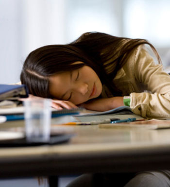 女性白领爱睡午觉是体虚  教你正确午睡