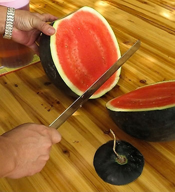 夏季养生常识 冰箱里的隔夜西瓜还可以吃吗