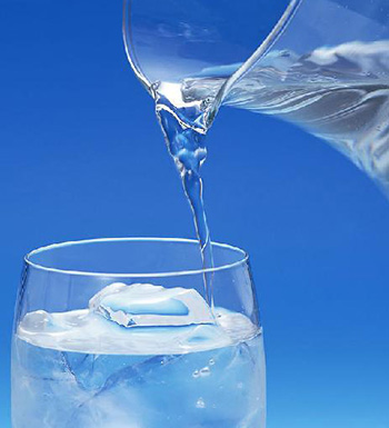 养生小常识 出现这些症状喝水能救命
