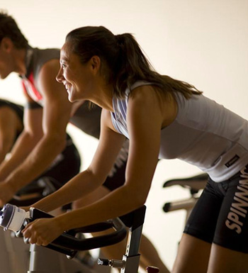 不要边看书边锻炼 六个健身误区最伤身