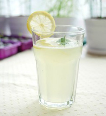 夏季出汗多身体缺水 5招帮你轻松多喝水