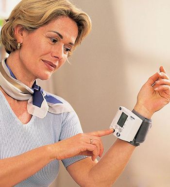 高血压怎么办 夏季应对高血压三大注意事项