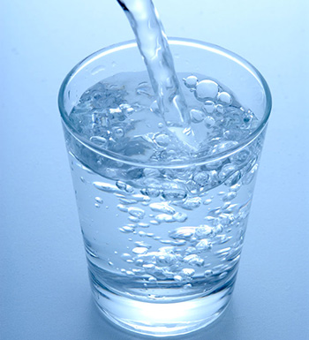 养生小常识 出现这些症状喝水能救命