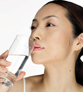 你真的会喝水吗 早晨的水不该这么喝