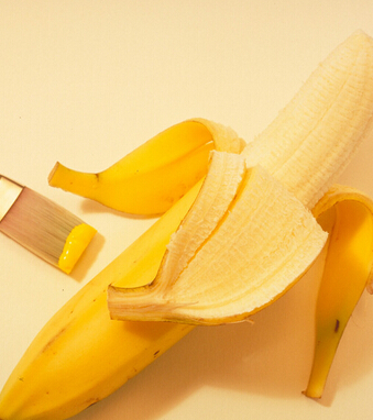 吃香蕉的好处 老人食用香蕉有效预防疾病