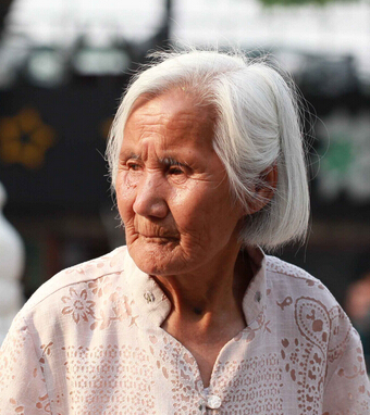 关爱老人 日常老人护理与保健