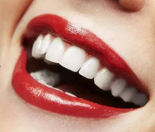怎样使牙齿变白之七大妙法供大家选择