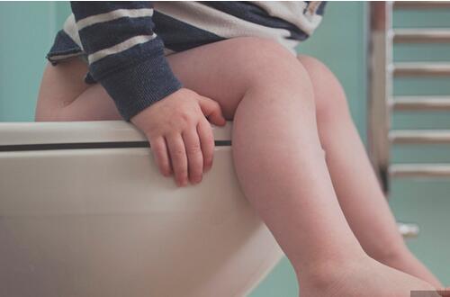 憋尿的危害     5大危害不容忽视