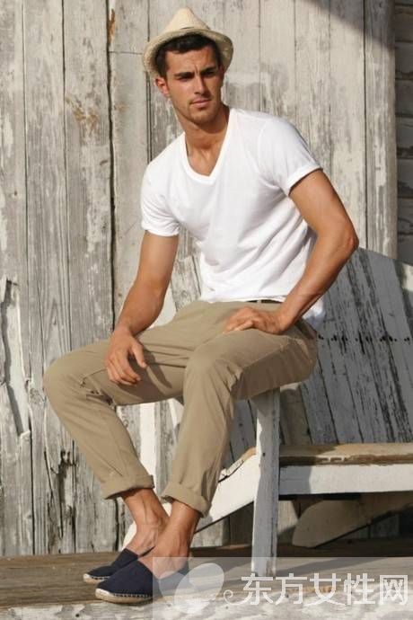 白t恤发黄怎么办 学会这几种办法变白不再是难题