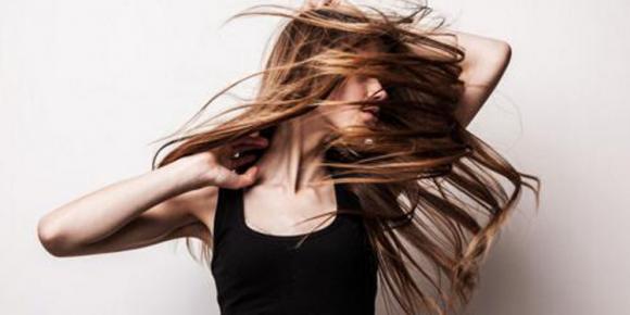 要提醒下爱美的你，拉直头发的危害