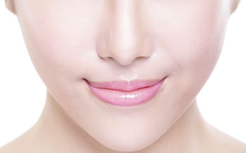 祛除鼻子黑头的七种办法及最佳食物推荐