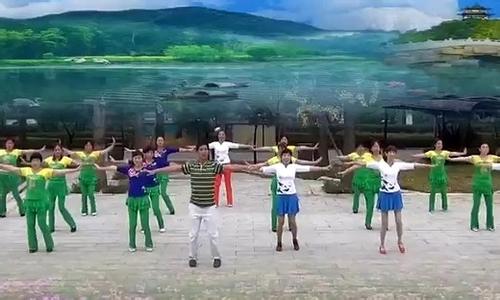 红遍大江南北的凤凰六哥广场舞