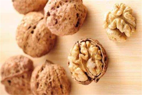 核桃皮的功效与作用 核桃皮能治疗什么
