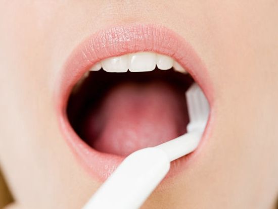 口臭的原因及改善口臭的8大方法