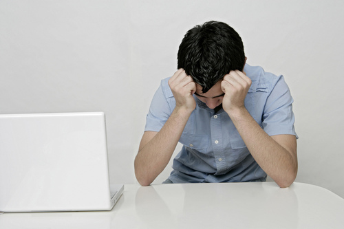 心口窝疼是怎么回事 可能出现以下情况