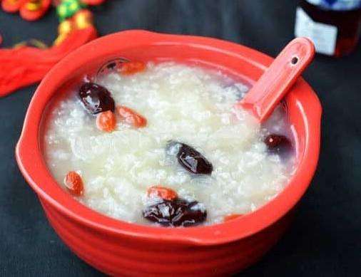 4款养生美容粥让你成为美丽的女人