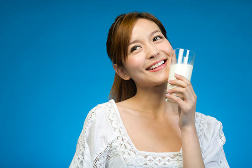 喝牛奶的好处与坏处 据说很多人都不知道