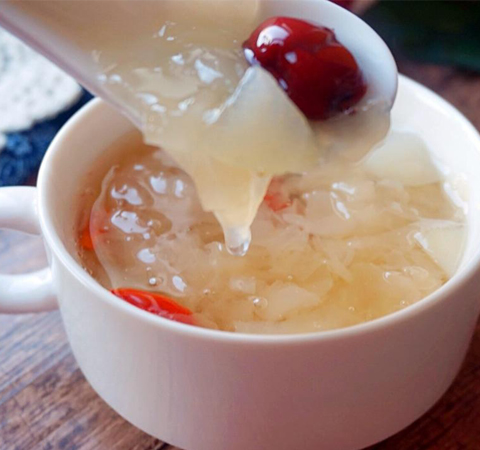 止咳化痰 银耳雪梨汤的功效和做法介绍