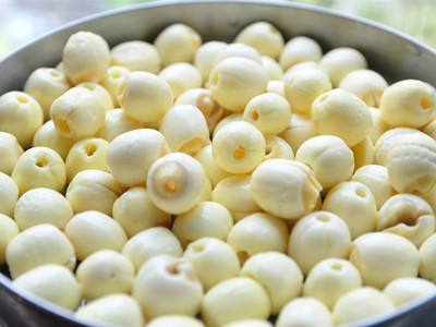 吃莲子的注意啦，教你莲子怎么吃最美味