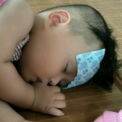 如果发现以下婴儿发烧的症状应及时检查