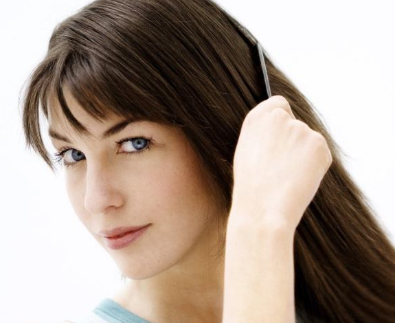 大家都在寻找怎样白发变黑发的方法