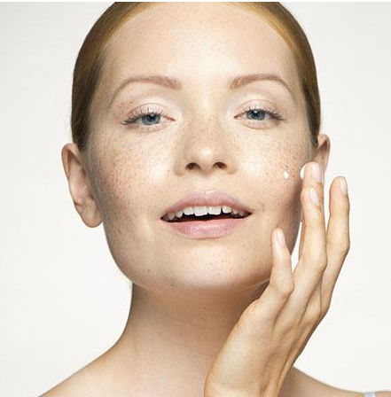 老年人纠结怎样防止长老年斑