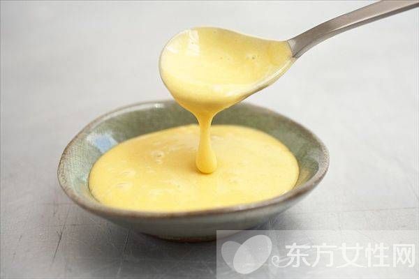 蛋黄酱的做法是怎么做的 蛋黄酱和沙拉酱的区别