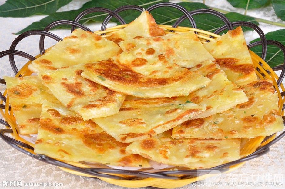 葱油饼的家常做法 吃葱油饼上火吗