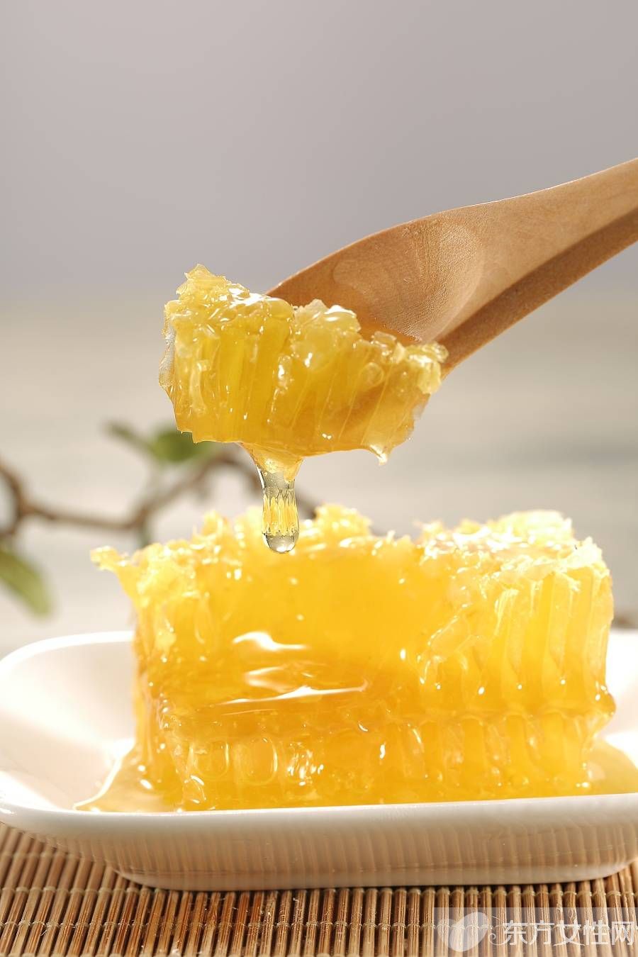 蜂蜜不能和什么一起吃 蜂蜜的作用与功效