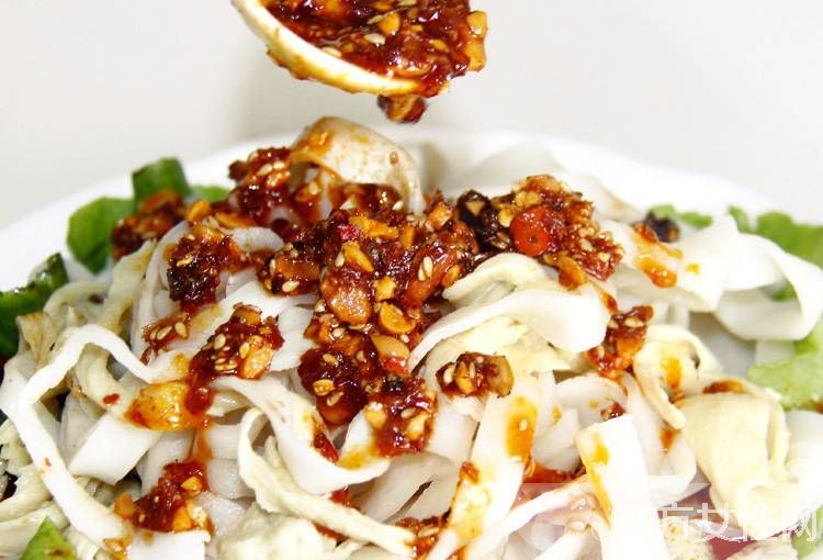 花生酱拌面的家常做法 花生酱拌面的烹饪技巧