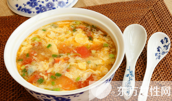 西红柿鸡蛋汤的两大做法 西红柿的功效与作用