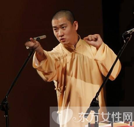 曹云金新恋情曝光 牵手嫩模举止亲密