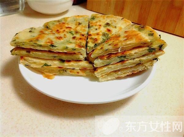 葱油饼的家常做法 吃葱油饼上火吗