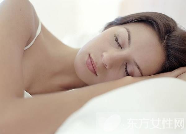 裸睡好不好 裸睡的好处和坏处