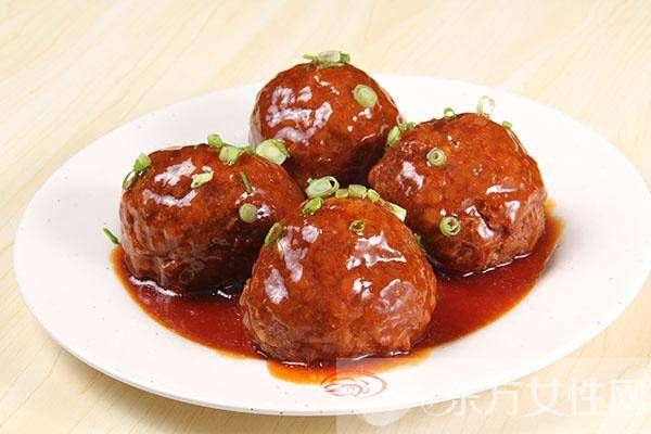 红烧狮子头怎么做 红烧狮子头是什么菜系