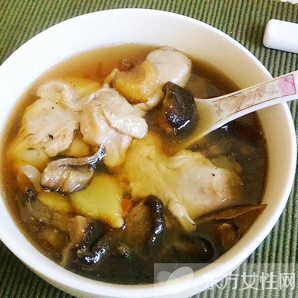 冬菇鸡汤的家常做法 鸡汤的营养价值及功效