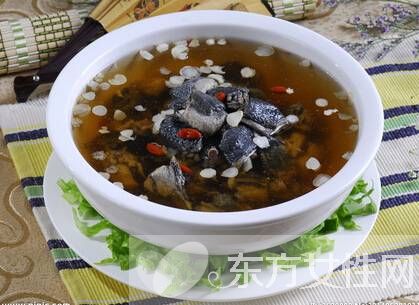 乌鸡汤该怎么做 乌鸡汤的功效与作用